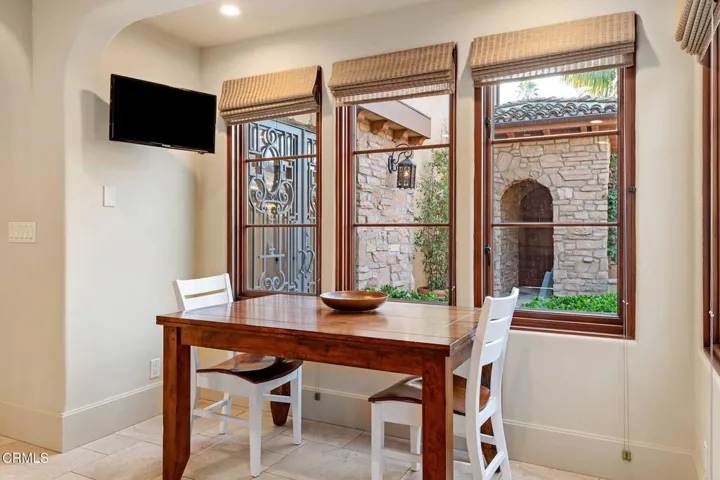 15-web-or-mls-15 - Breakfast Area