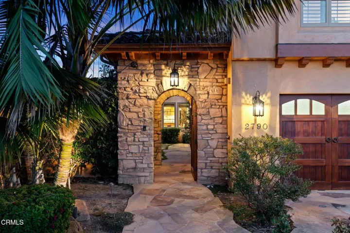 55-web-or-mls-03 - Walkway (twilight)