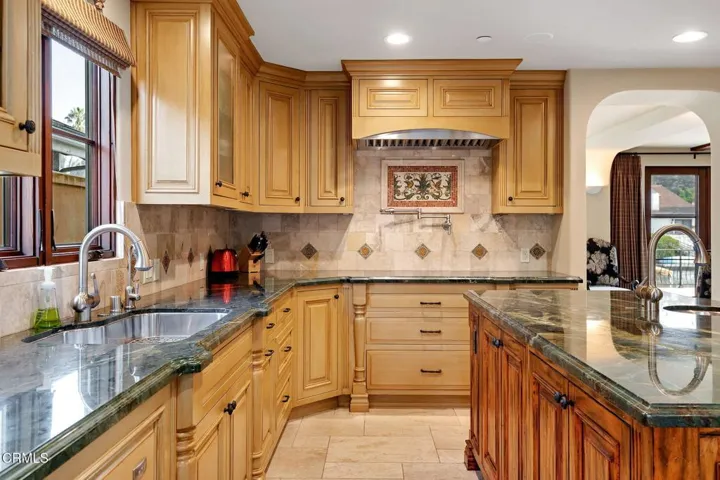 14-web-or-mls-14 - Kitchen