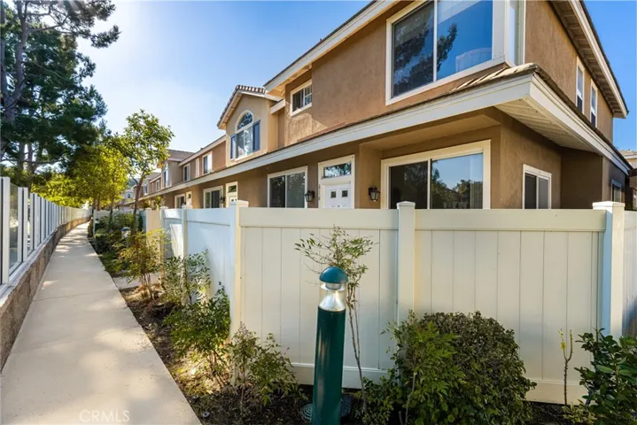 816 S Yellowstone Way, Anaheim Hills, California 92808