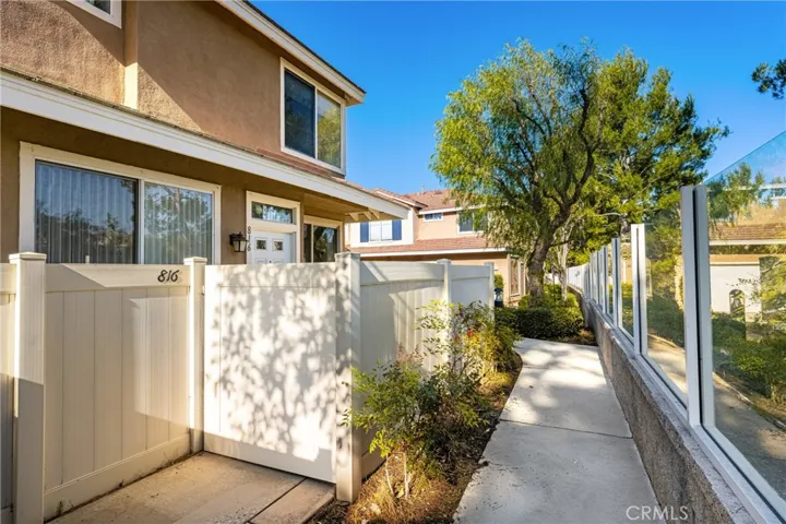 816 S Yellowstone Way, Anaheim Hills, California 92808