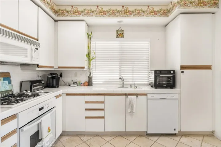 816 S Yellowstone Way, Anaheim Hills, California 92808