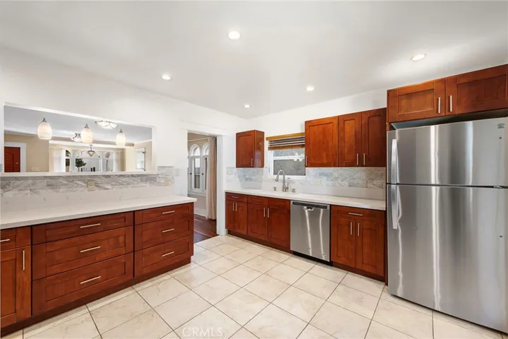 165 Quincy Avenue, Long Beach, California 90803