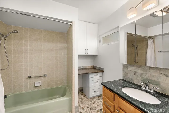 165 Quincy Avenue, Long Beach, California 90803
