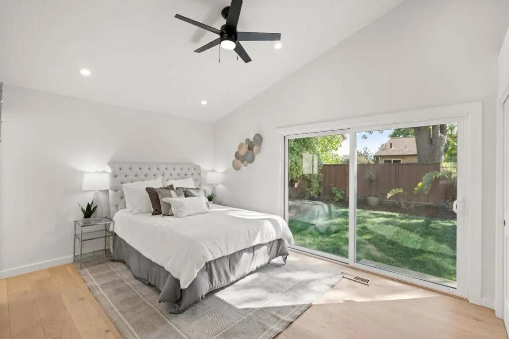 577 Anchor Circle, None, California 94065 home-pic-14