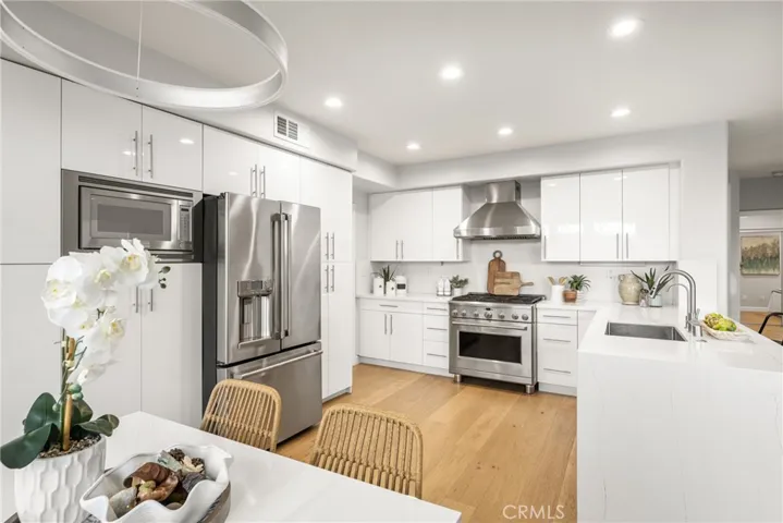 21 Bayporte 24, Irvine, California 92614
