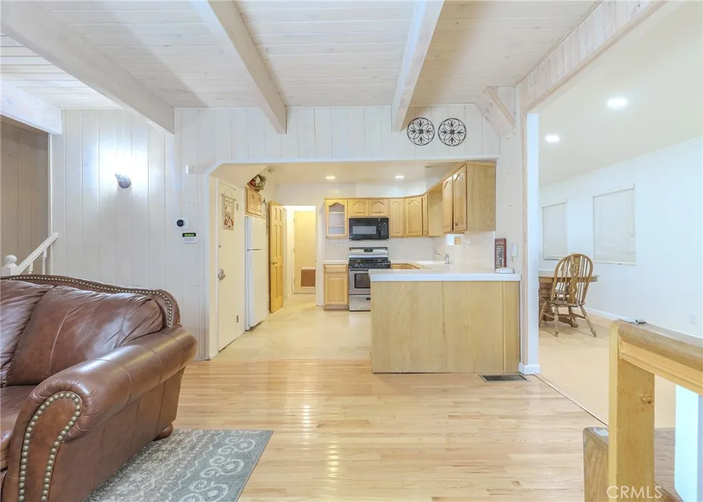 776 Nadelhorn Drive, Lake Arrowhead, California 92352 home-pic-9