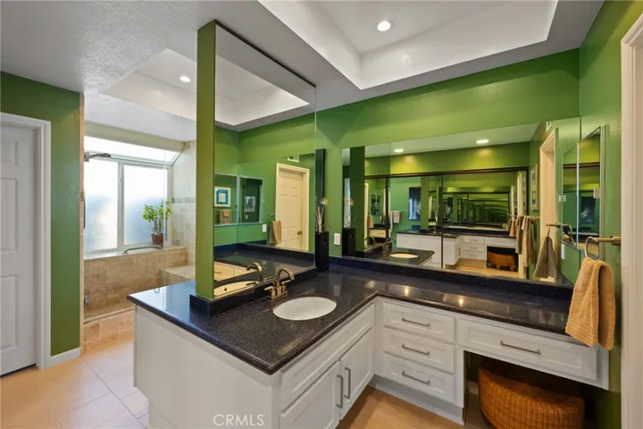 Large Primary Bathroom En-suite