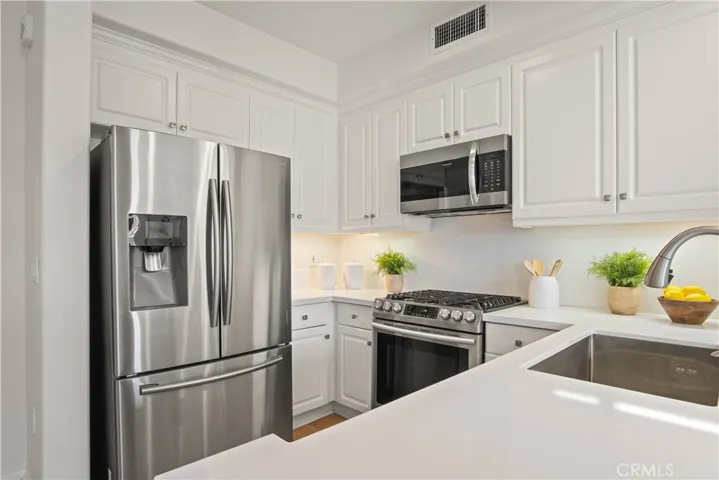 13080 Pacific Promenade 324, Playa Vista, California 90094