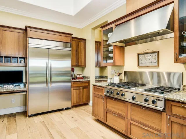 2807 Crest Dr, Carlsbad, California 92008