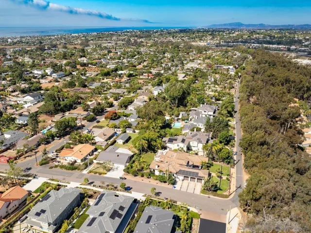 2807 Crest Dr, Carlsbad, California 92008