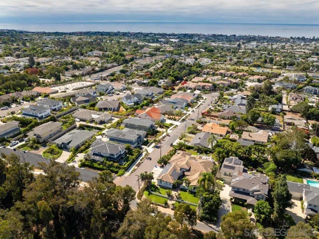 2807 Crest Dr, Carlsbad, California 92008