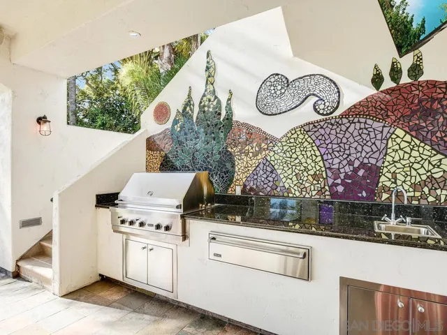 2807 Crest Dr, Carlsbad, California 92008
