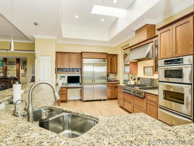 2807 Crest Dr, Carlsbad, California 92008