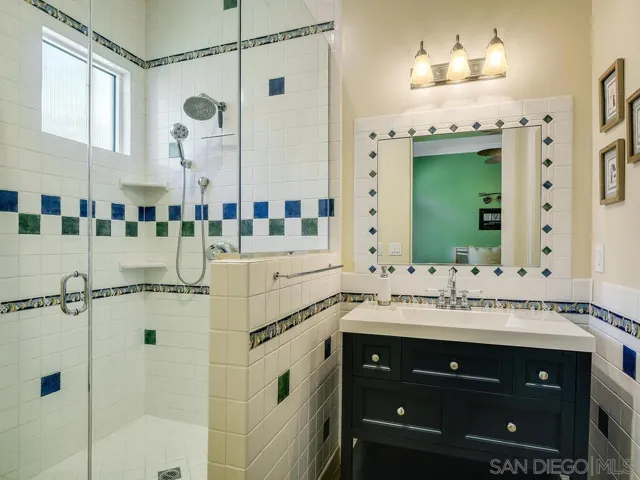 2807 Crest Dr, Carlsbad, California 92008