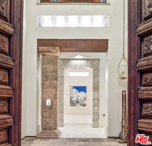 133 S Mapleton Drive, Los Angeles, California 90024 home-pic-3