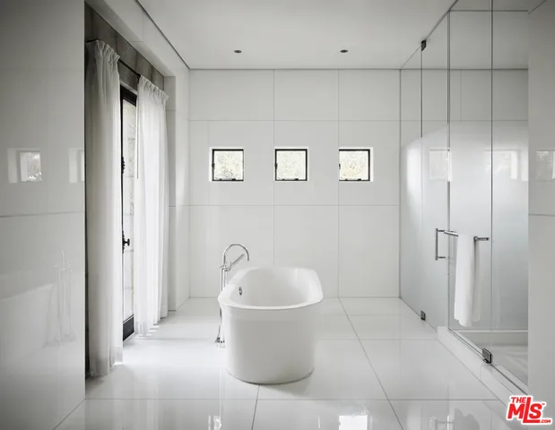 133 S Mapleton Drive, Los Angeles, California 90024 home-pic-11