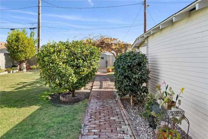 556 S Clementine Street, Anaheim, California 92805
