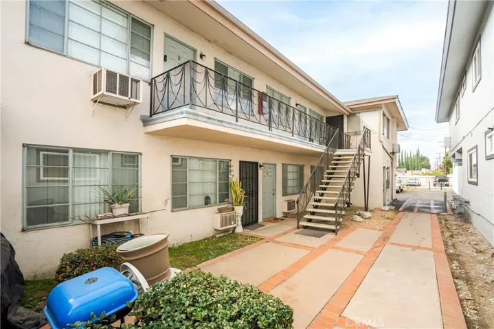 901 923 N San Antonio Avenue, Pomona, California 91767