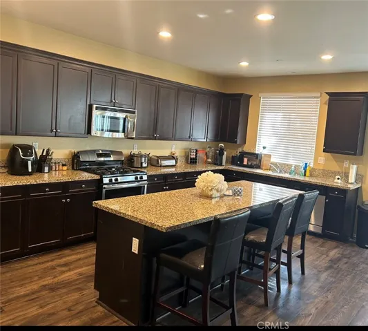 12887 Luna Street, Eastvale, California 92880