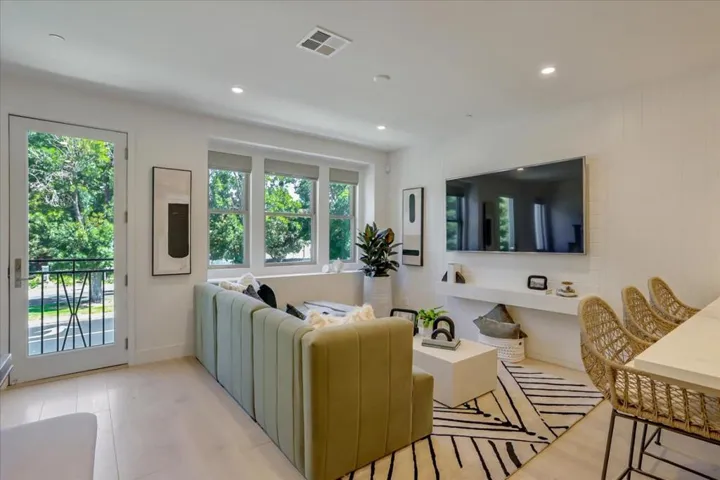 1393 West Middlefield Road, Mountain View, California 94043
