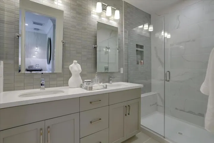 1393 West Middlefield Road, Mountain View, California 94043
