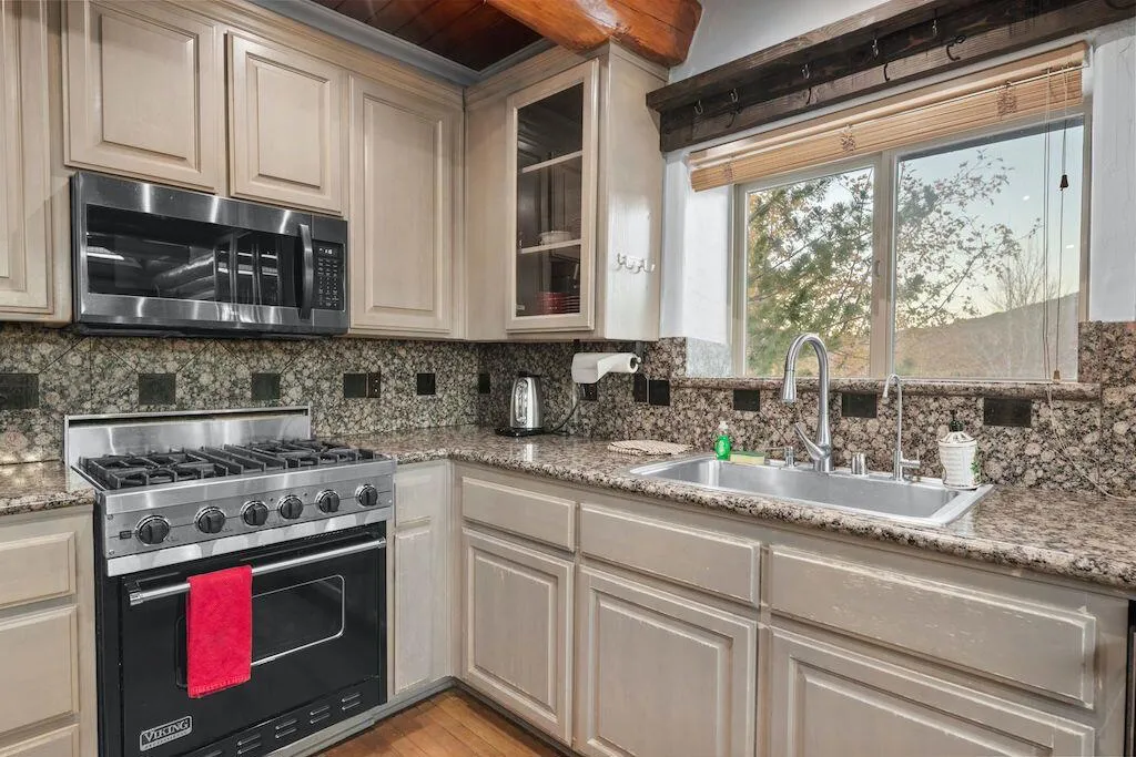488 Starlight Circle, Big Bear, California 92315 home-pic-16