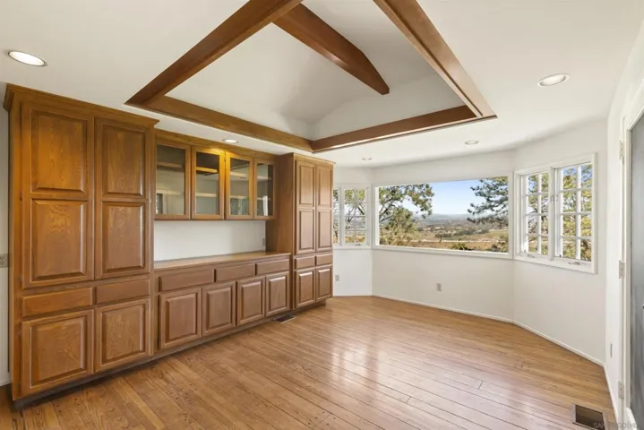1449 Crest Road, Del Mar, California 92014
