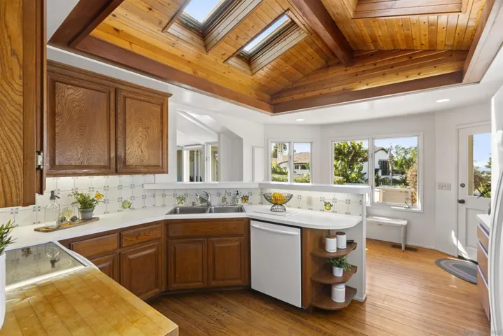 1449 Crest Road, Del Mar, California 92014