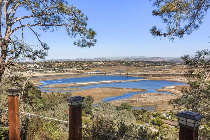 1449 Crest Road, Del Mar, California 92014