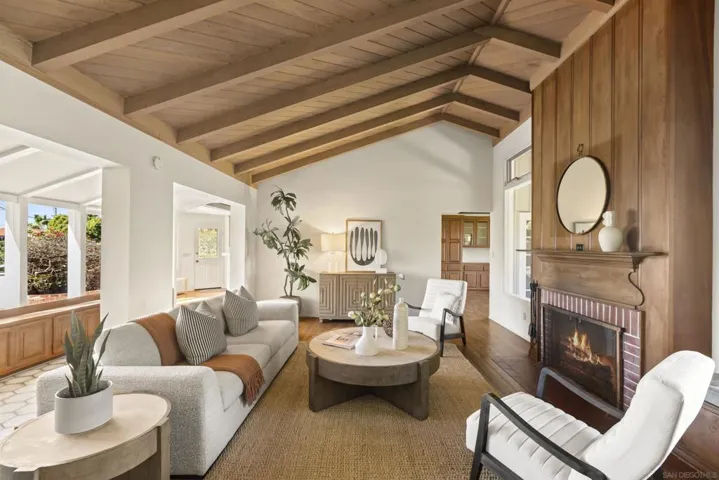 1449 Crest Road, Del Mar, California 92014