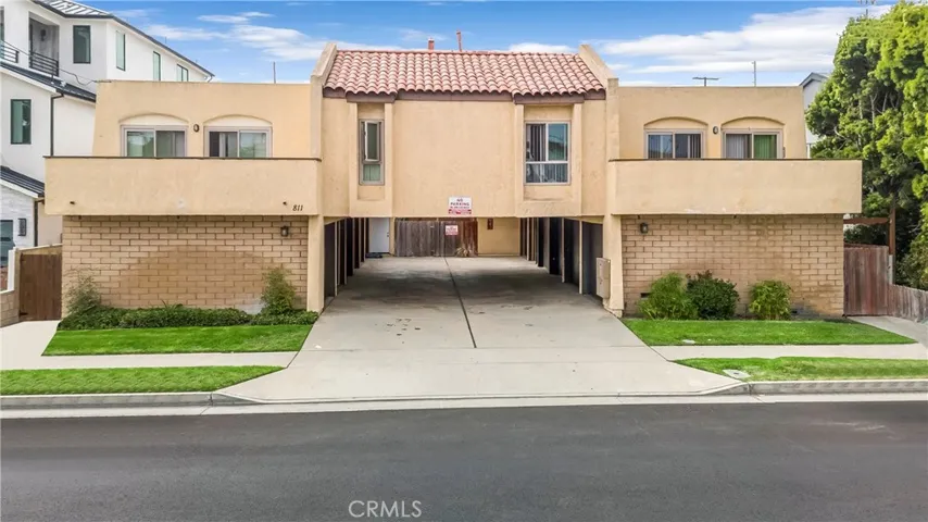 811 Alabama Street, Huntington Beach, California 92648