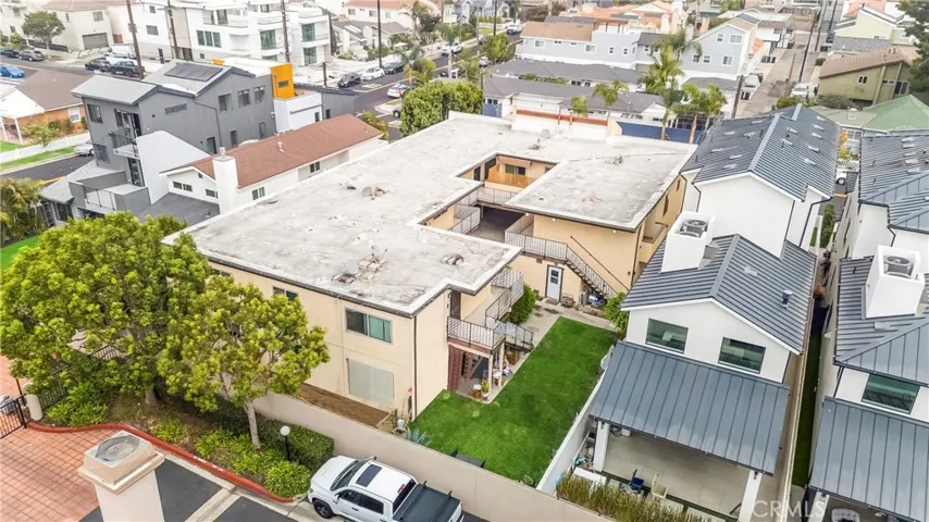 811 Alabama Street, Huntington Beach, California 92648