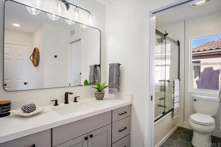Jack and Jill full bath