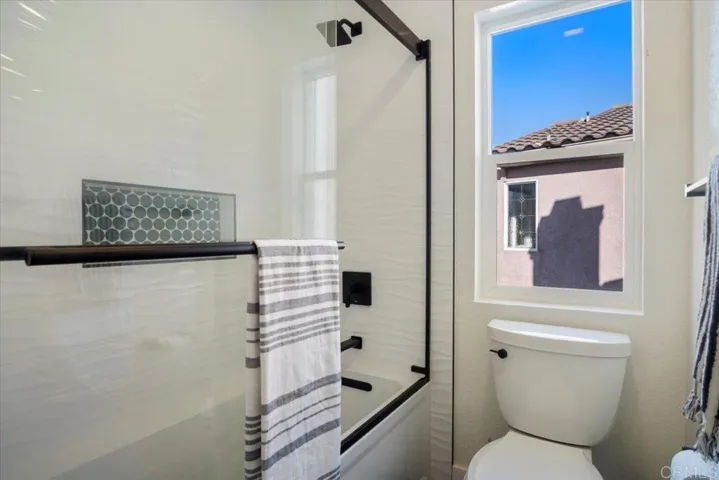 Jack and Jill bath