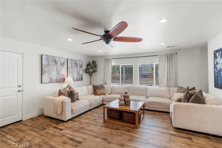 1980 White Horse Lane, Norco, California 92860