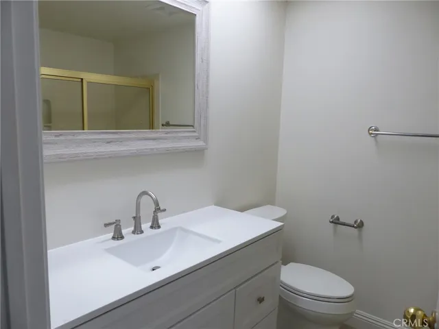 Upper Hall Guest Bath w/Tub w/Shower