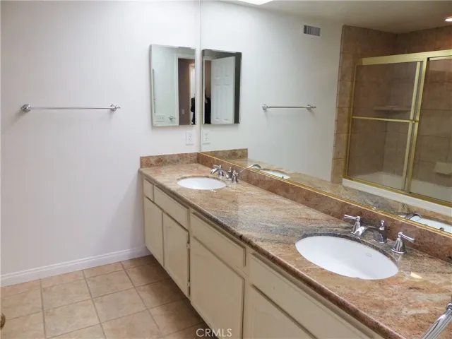 Primary Bath, Dual Vanity, Enclosed Tubw/Shower/Commode