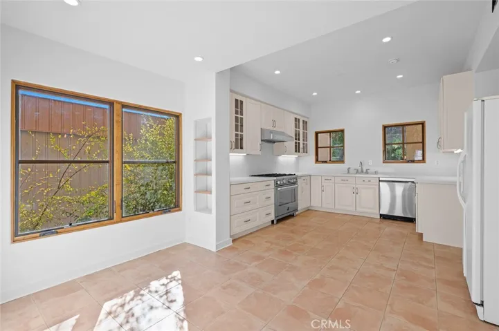 1307 Diamond Avenue, South Pasadena, California 91030
