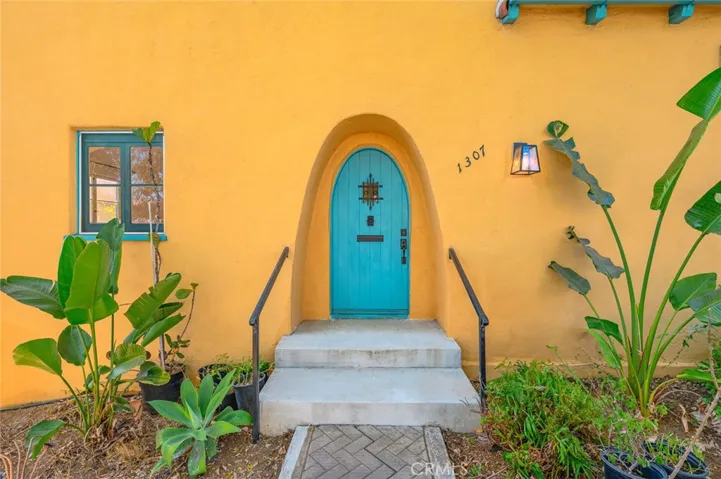 1307 Diamond Avenue, South Pasadena, California 91030