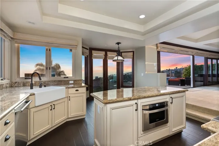733 Pelican Drive, Laguna Beach, California 92651