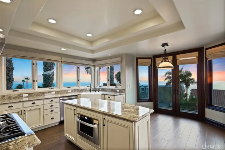733 Pelican Drive, Laguna Beach, California 92651