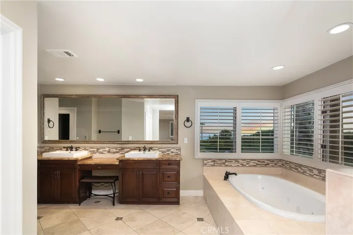 733 Pelican Drive, Laguna Beach, California 92651