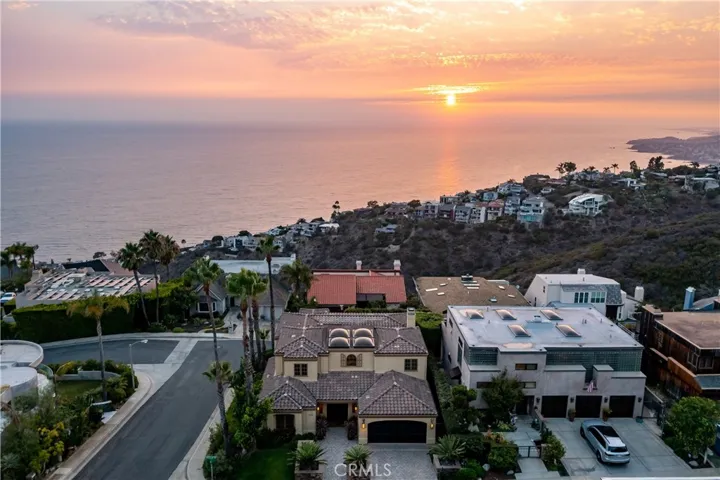 733 Pelican Drive, Laguna Beach, California 92651