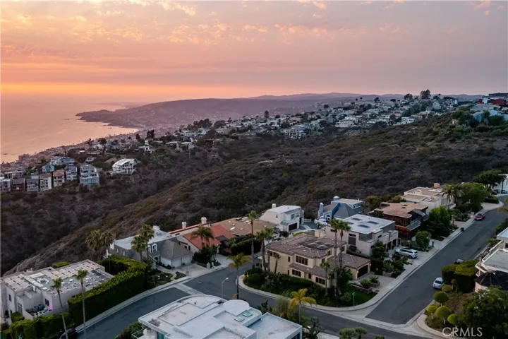 733 Pelican Drive, Laguna Beach, California 92651