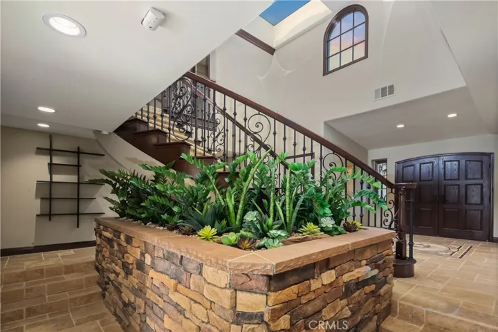 733 Pelican Drive, Laguna Beach, California 92651