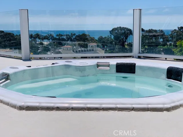 Nothing like a jacuzzi while gazing at the ocean!