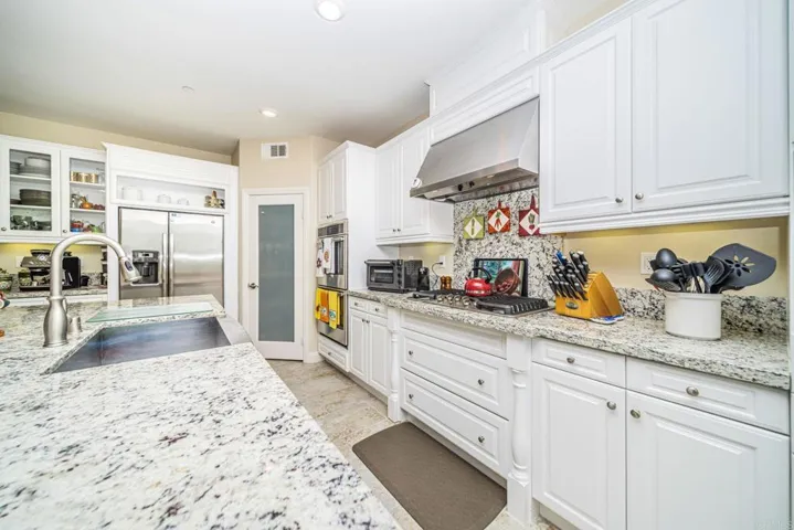 2044 Campo Verde Court, Escondido, California 92026