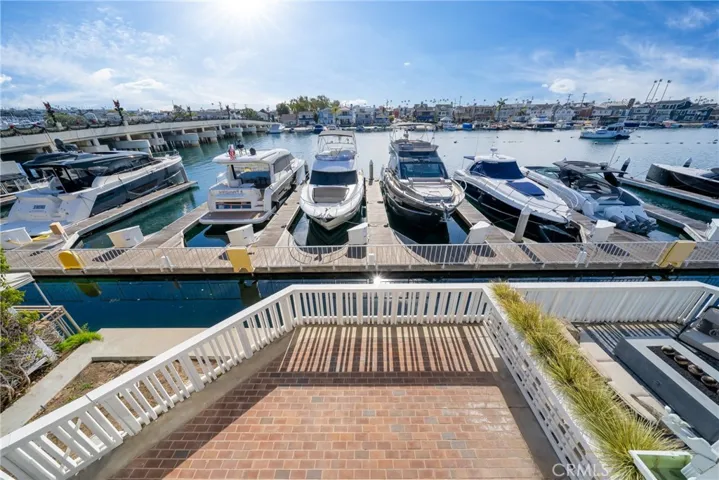 1033 Bayside Cove 106, Newport Beach, California 92660