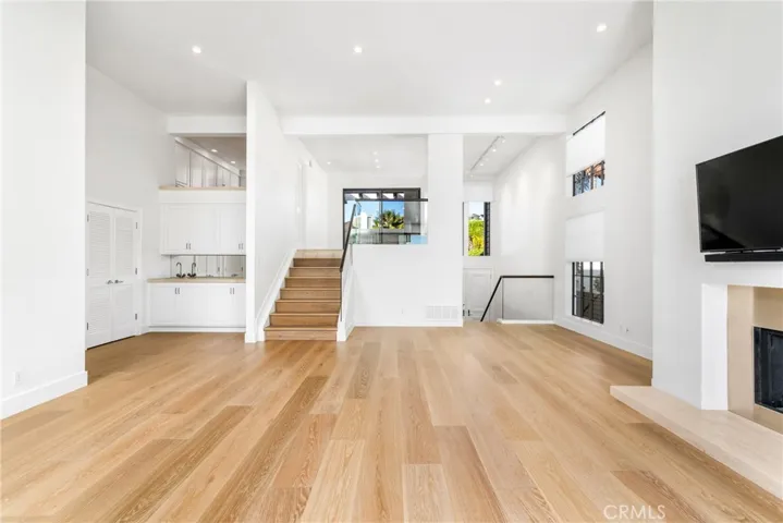 1033 Bayside Cove 106, Newport Beach, California 92660